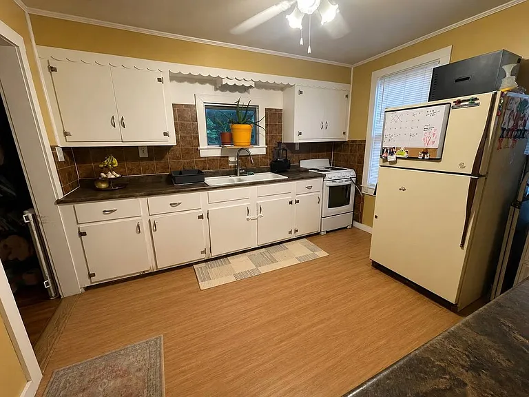 15 Fowler Ave #1 — Photo 9