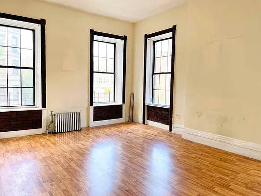 Rented by Bedford Brownstone Realty | media 21