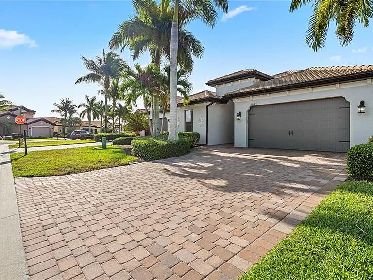 11195 Saint Roman Way — Photo 27