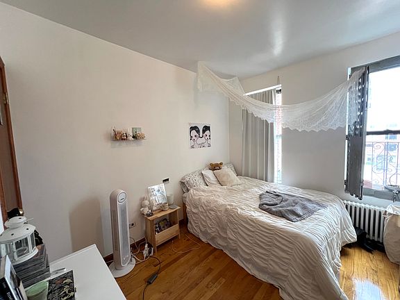 3rd image of 530 E 13th St APT 38