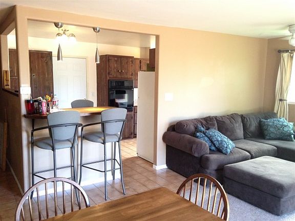 5th image of 4296 Mount Herbert Ave