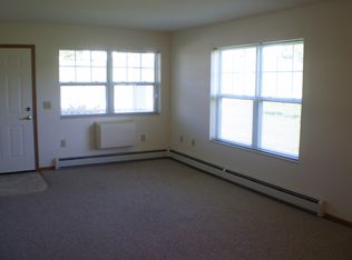 601 Pigeon Creek Dr #15, Lancaster, WI 53813