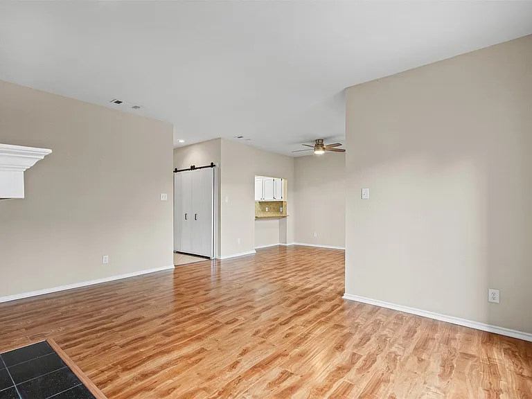 5310 Keller Springs Rd #322 — Photo 21