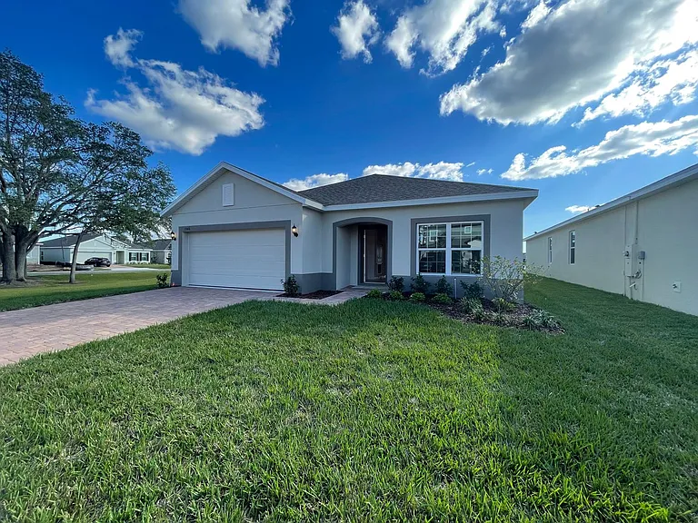 5566 Sabal Dr — Photo 1