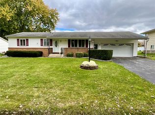 37 Avanti Dr, Rochester, NY 14606