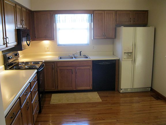 5th image of 4102 Schroeder Dr