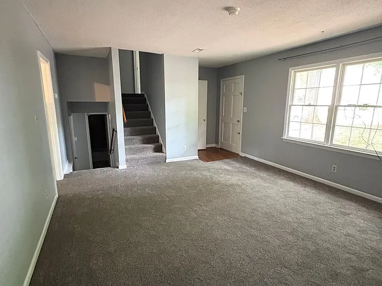 1740 Camden Rd — Photo 6