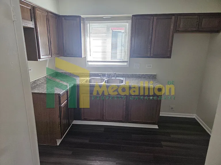 10637 S Cottage Grove Ave — Photo 5