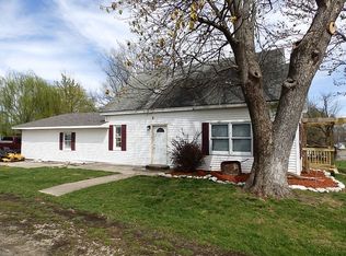 204 W Silver St, Pleasant Hill, IL 62366