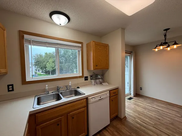 15539 Float Ln, Apple Valley, MN 55124