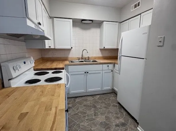 211 Elyria Dr #14, Knoxville, TN 37912