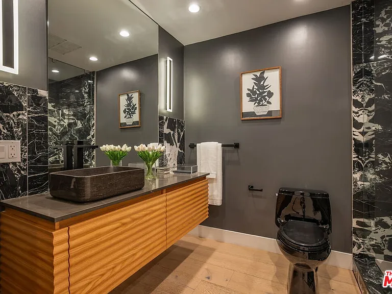 344 Arno Way — Photo 26
