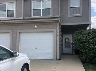 227 N 5th Ter, Louisburg, KS 66053