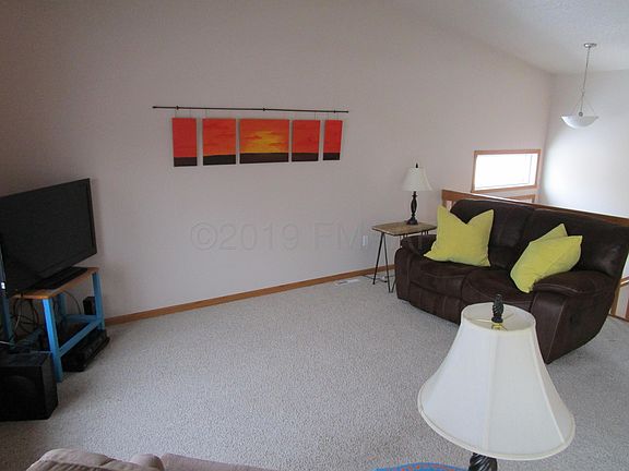 4th image of 1006 36th Ave S