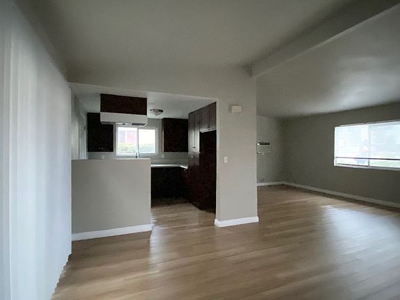 4th image of 839 N Vineyard Ave APT A