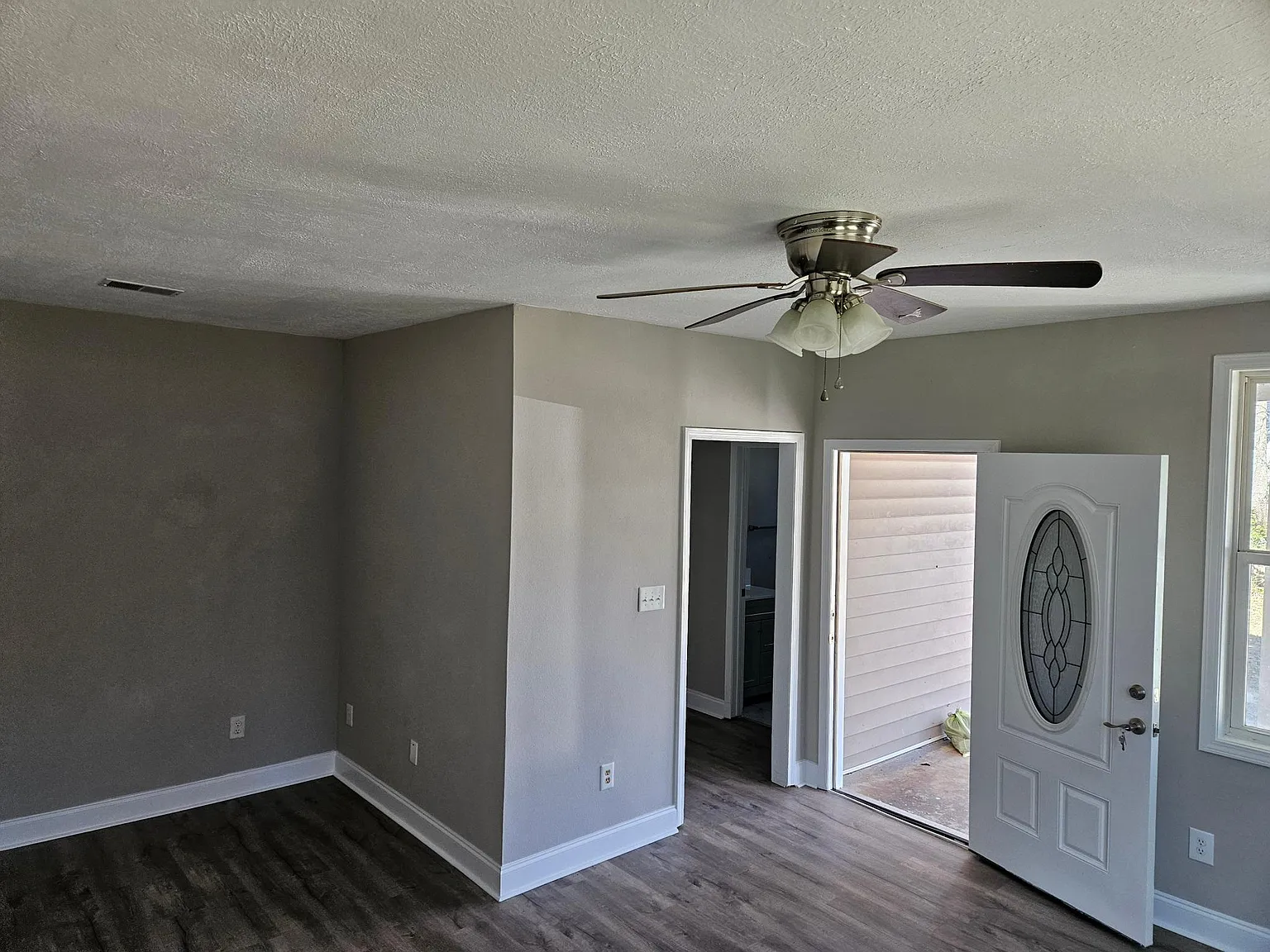 1 bed, 750 sqft, $850 — Photo 2
