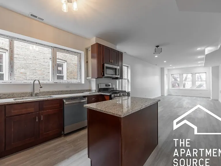 1018 N Hamlin Ave #2 — Photo 1