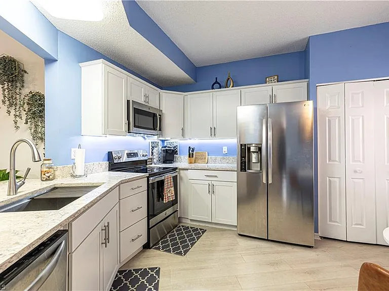 1018 Woodshire Ln #A108 — Photo 8