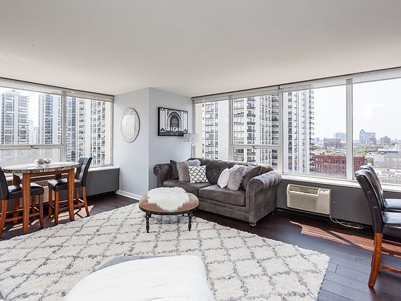 4th image of 70 W Burton Pl APT 1407F