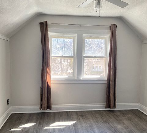 5th image of 1013 Glenview Ave