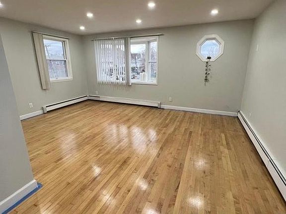 2nd image of 13000 11th Ave Floor 2