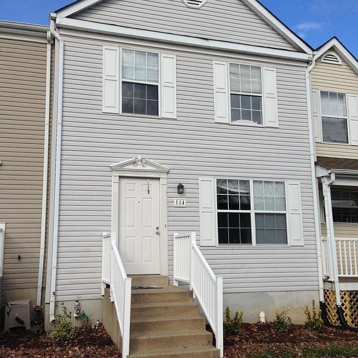 1st image of 114 Hyde Park