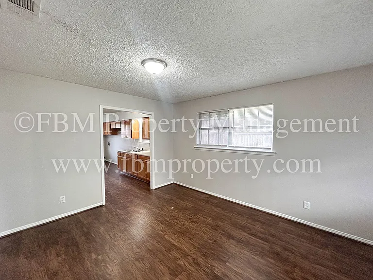 1603 S Hall St #A — Photo 5