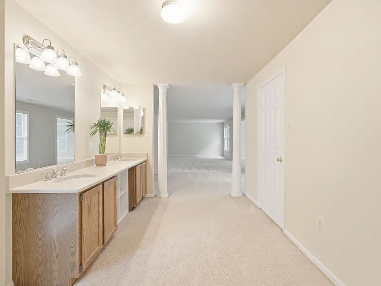 2725 Oldewood Dr — Photo 36