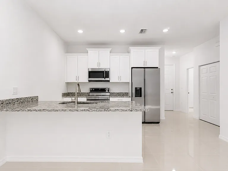 303 Homer Ave S — Photo 1