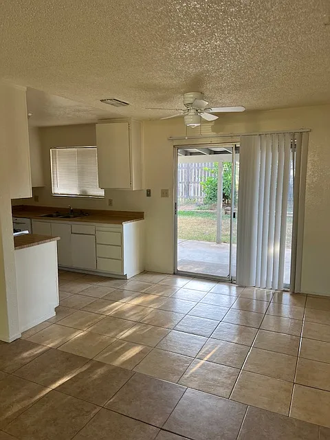 3 bed, 1050 sqft, $2,250 — Photo 2