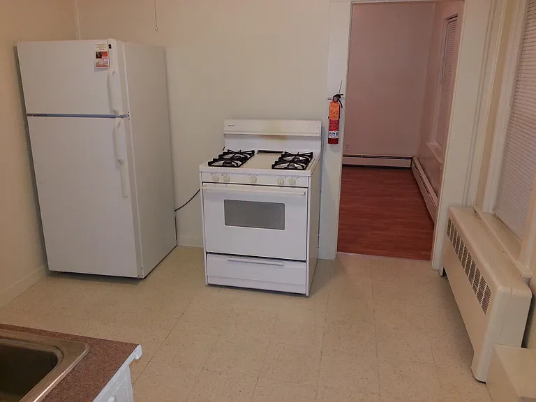 220 Washington St #5 — Photo 2