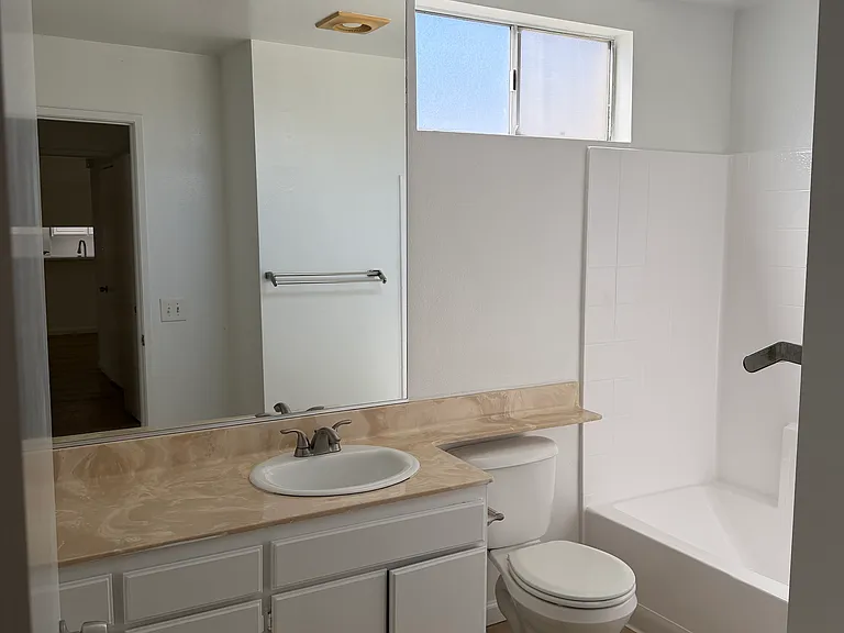 901 S Sherbourne Dr #201 — Photo 7