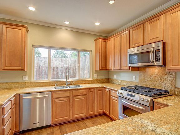 5th image of 1586 Heritage Ln