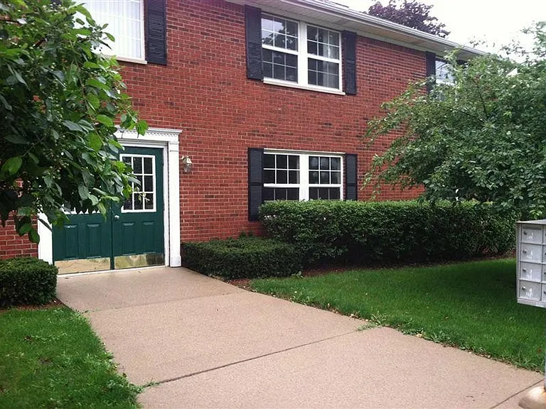 157 S Bailey St — Photo 3