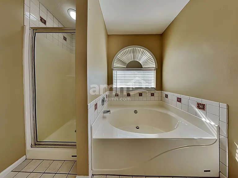 4317 Aylesbury Dr — Photo 15