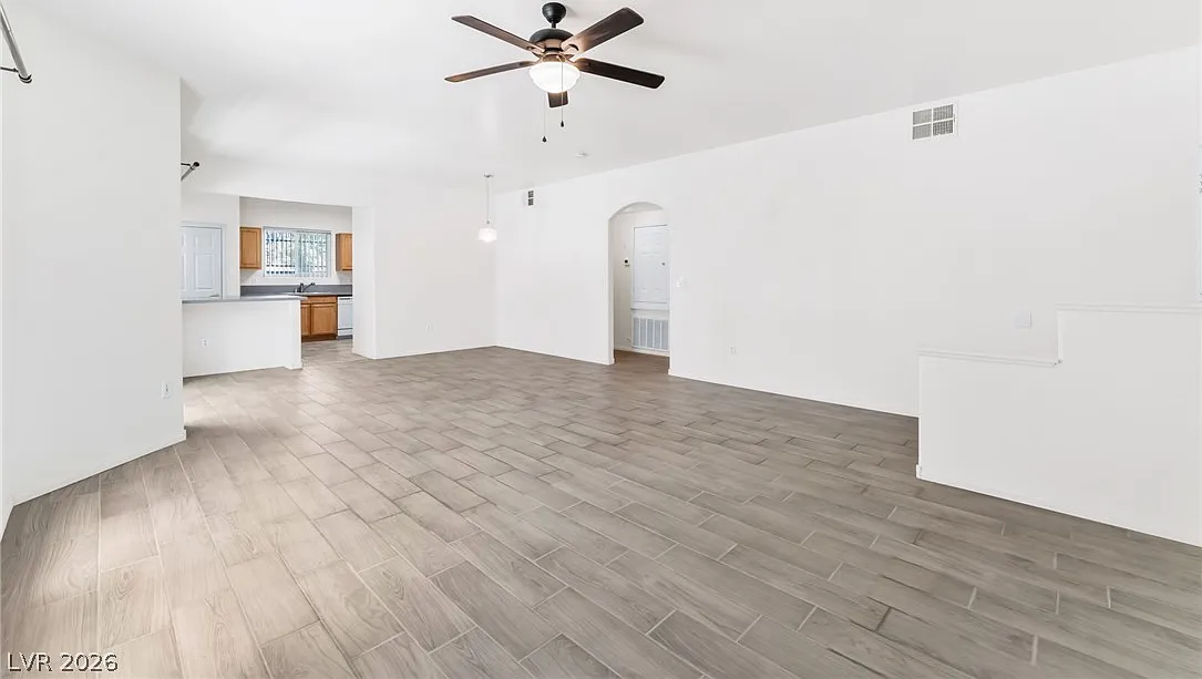 2 bed, 2.0 bath, 1369 sqft, $1,650 — Photo 4