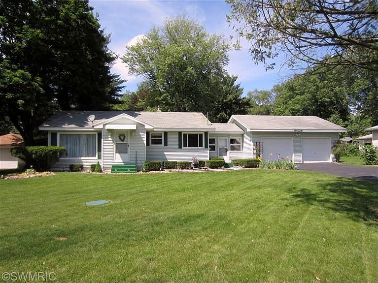 1st image of 120 Oriole Dr