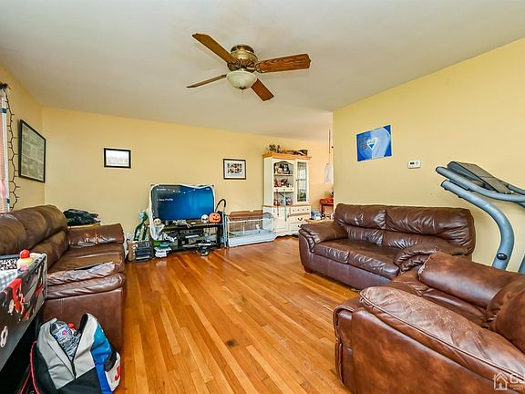 3rd image of 49 Grand Ave