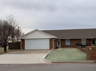 1524 E Proctor Ave, Weatherford, OK 73096