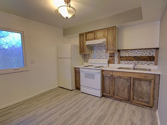 2nd image of 1105 Tremont Ave #1105