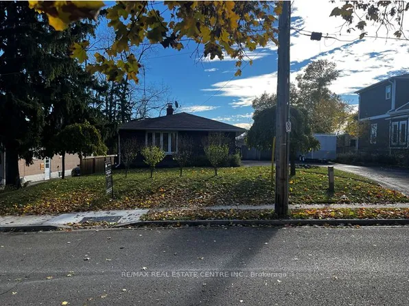 260 Sydney St, Milton, ON L9T 1E1