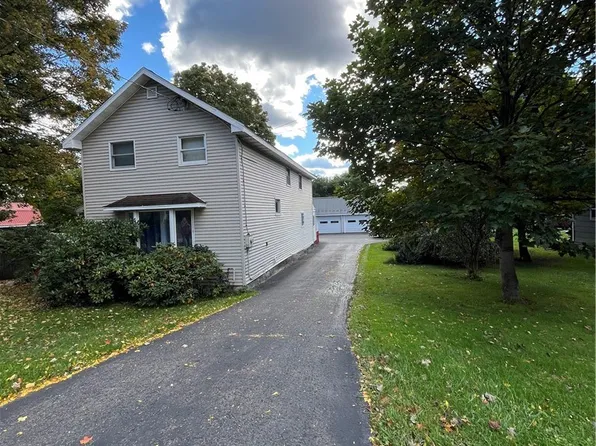 162 Waverly St, Springville, NY 14141