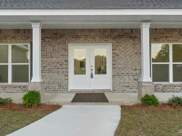 6879 Joyce Dr, Milton, FL 32570