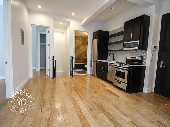 3rd image of 196 Montrose Ave #1A