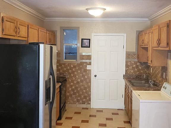 2nd image of 2603 Green St