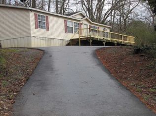 470 Chrisman Rd, Lenoir City, TN 37772