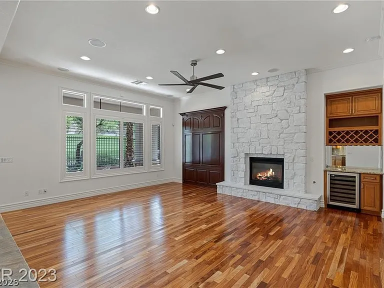 1447 Foothills Village Dr — Photo 16
