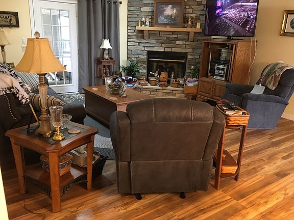 LR w/Fireplace & 2 Skylights