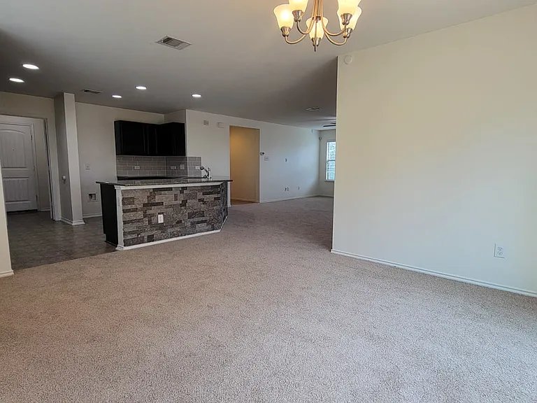 111 Jasmine Cv — Photo 12
