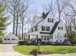 8 Woodland Dr, Darien, CT 06820